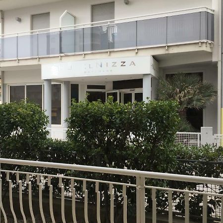 Piccolo Moderno Appartamento Sulla Spiaggia In Centro Lido di Jesolo Exterior photo