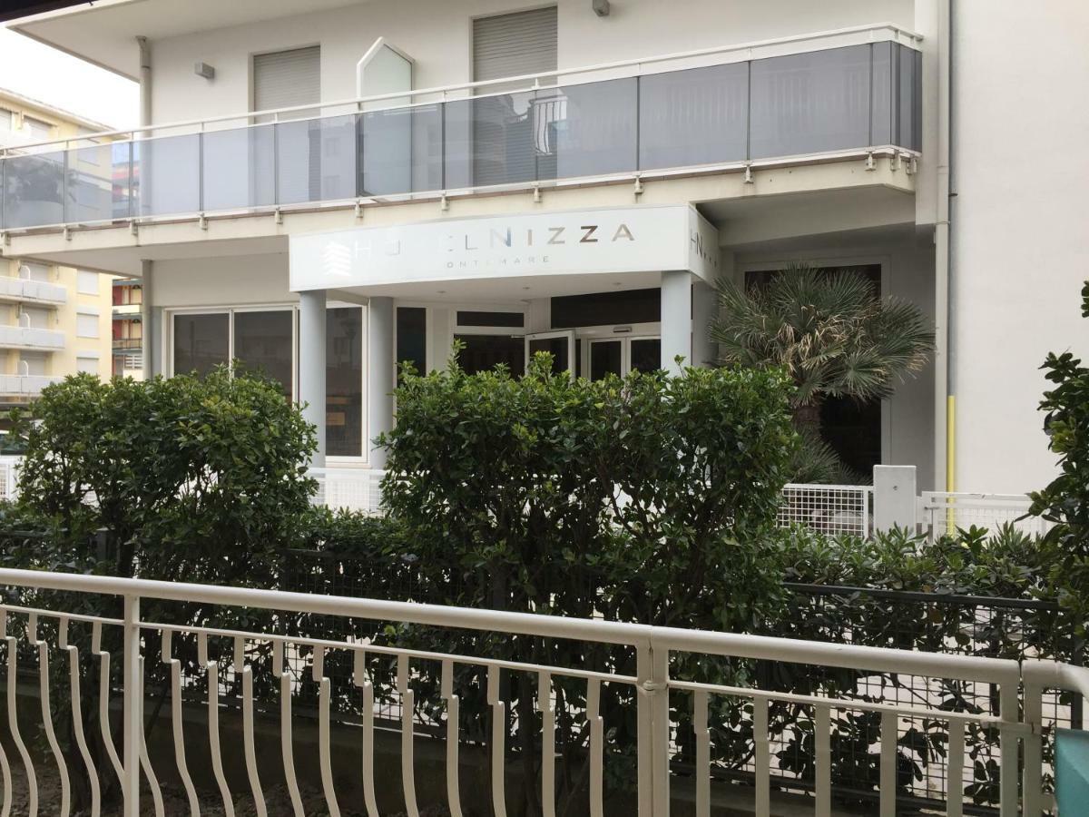 Piccolo Moderno Appartamento Sulla Spiaggia In Centro Lido di Jesolo Exterior photo